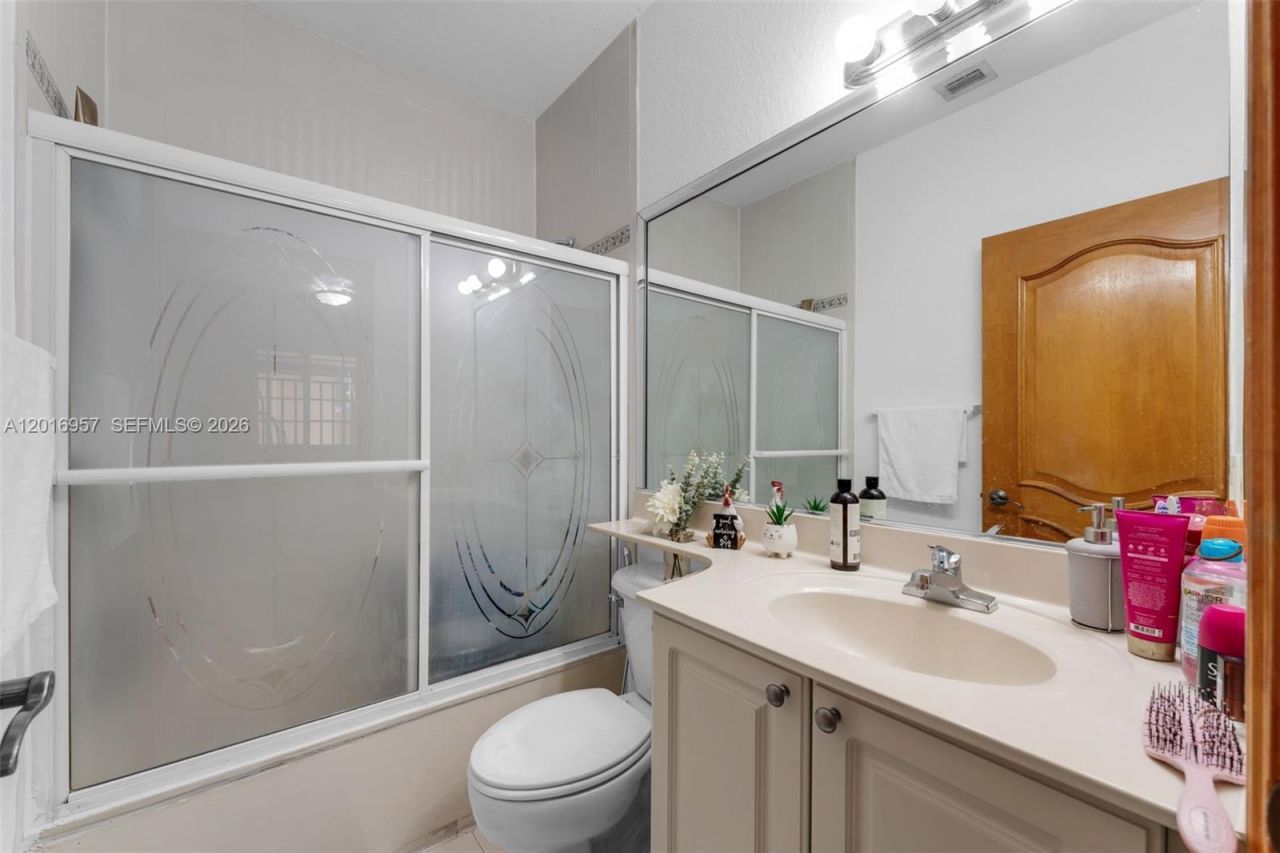 12266 SW 215th Ter , Miami, FL 33177 Photo