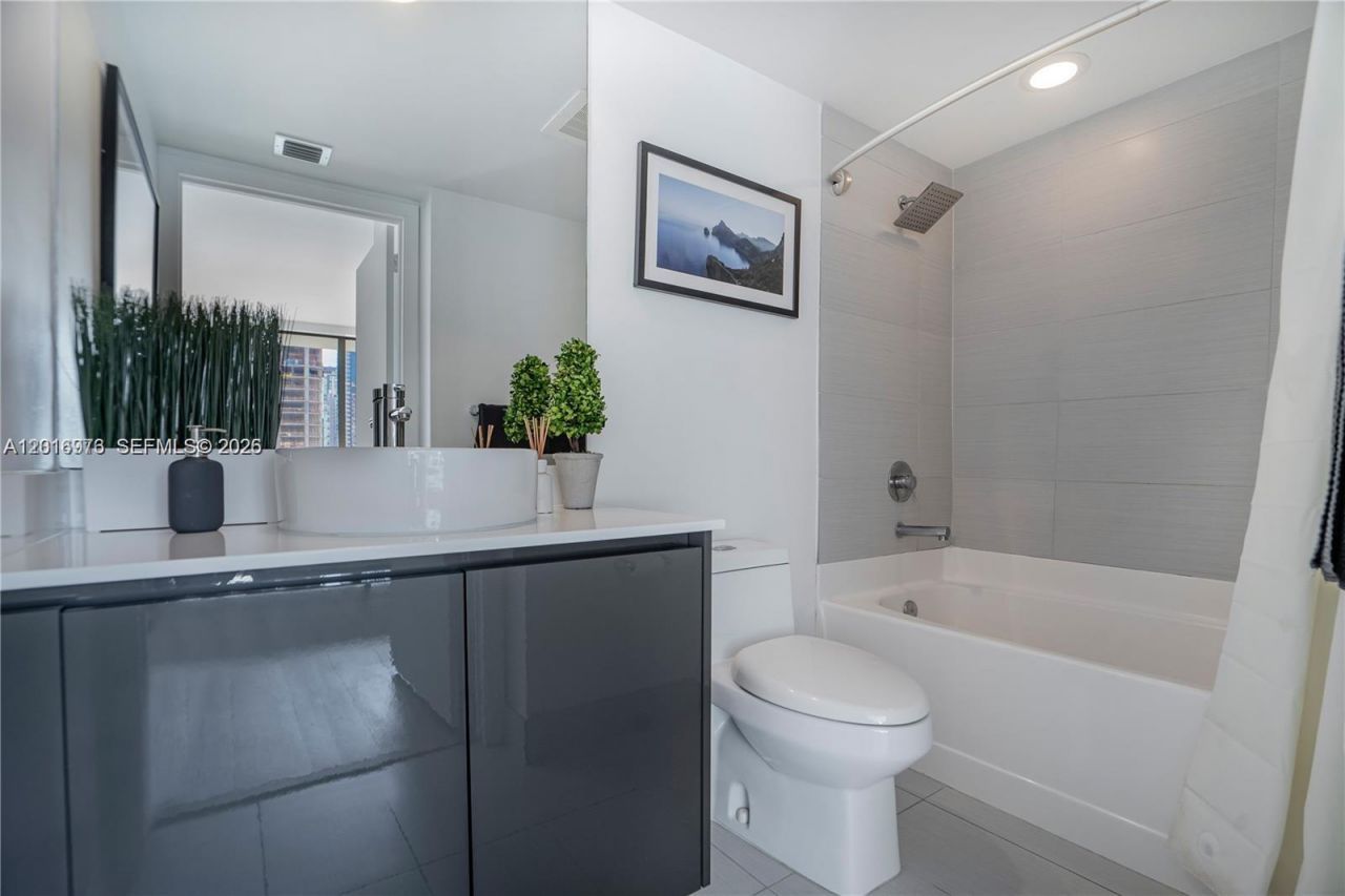 31 SE 6th St , Unit 2205, Miami, FL 33131 Photo