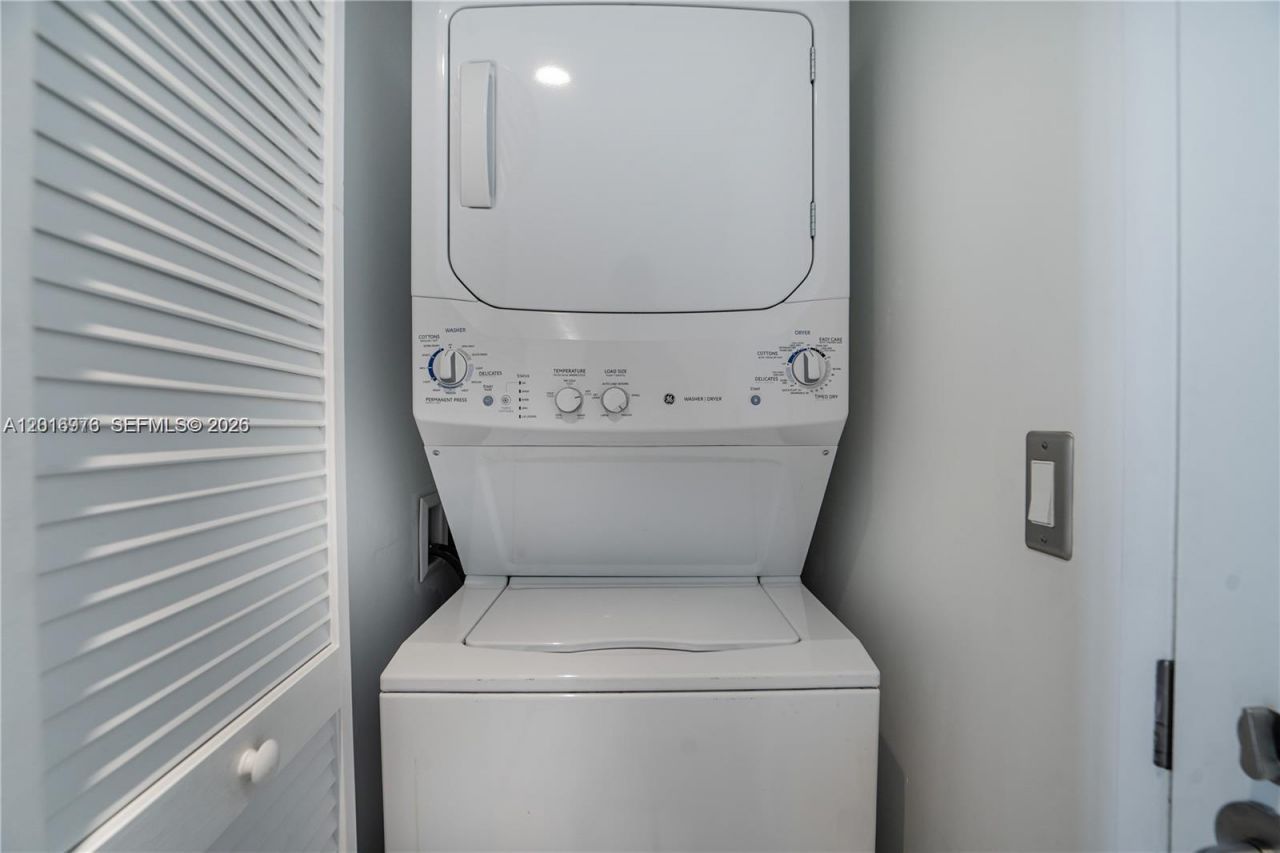 31 SE 6th St , Unit 2205, Miami, FL 33131 Photo