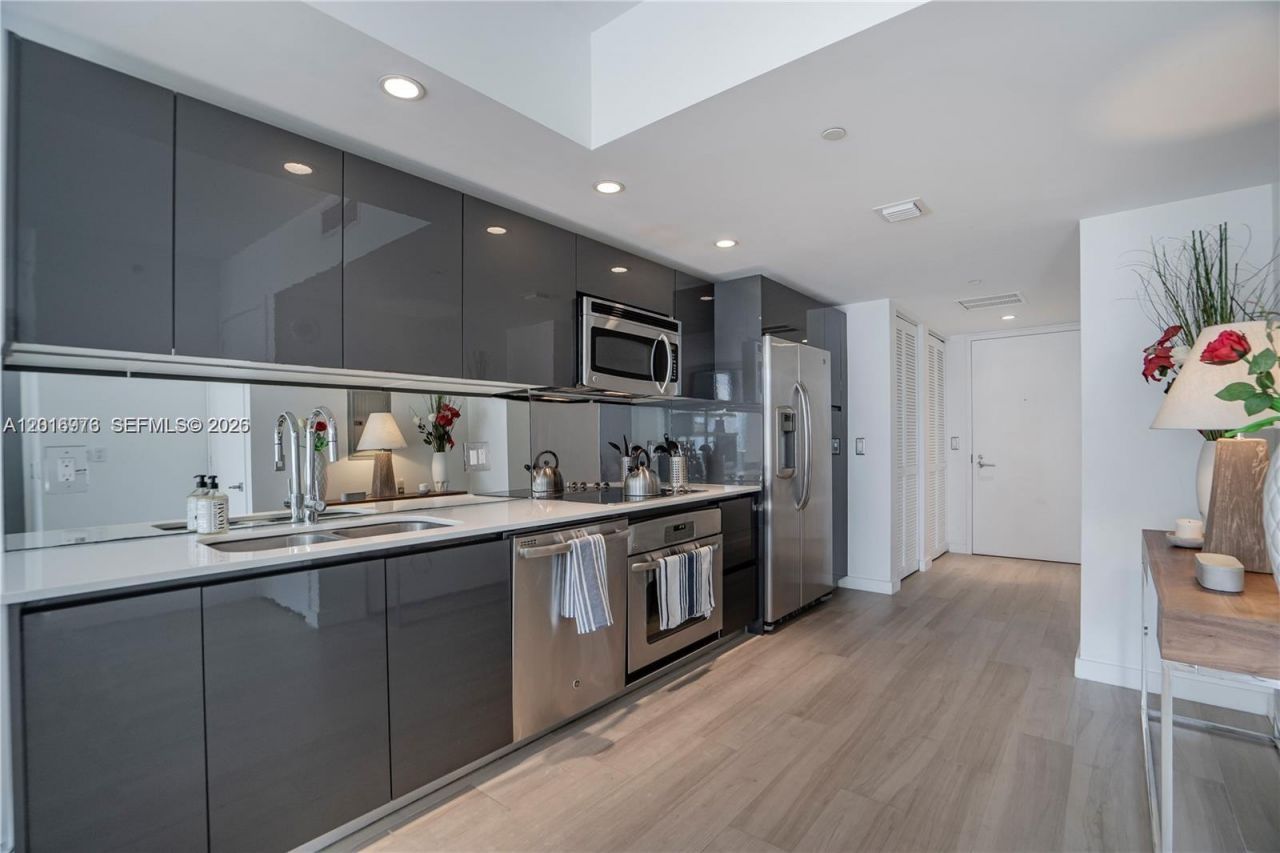 31 SE 6th St , Unit 2205, Miami, FL 33131 Photo