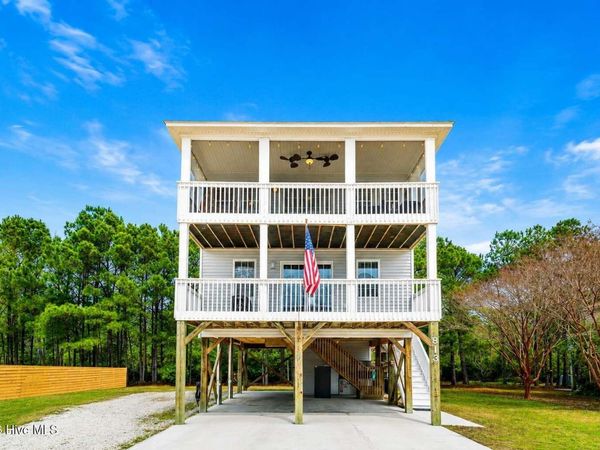 813 Driftwood Drive, Hampstead, NC 28443