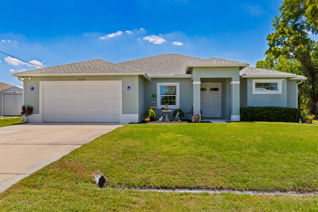2549 SE Lyman Circle, Port Saint Lucie, FL 34952 Photo