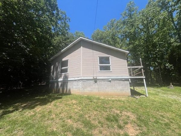 35 Sandy Point , Goreville, IL 62939