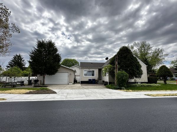 633 S Elmwood Avenue , Waukegan, IL 60085