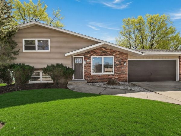 6151 Victoria Drive , Oak Forest, IL 60452