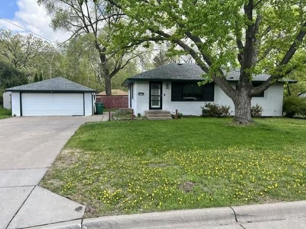 6924 Drew Avenue N, Brooklyn Center, MN 55429