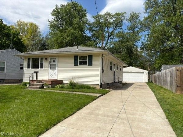 852 Manitou Avenue , Akron, OH 44305