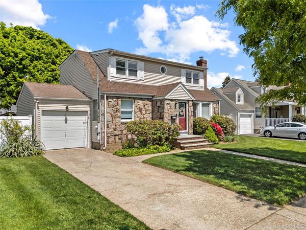 1855 Gerald Avenue , East Meadow, NY 11554