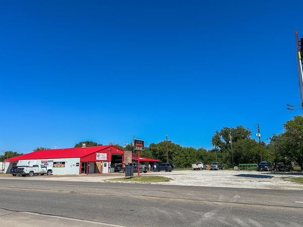 1106 W Main Street , Olney, TX 76374