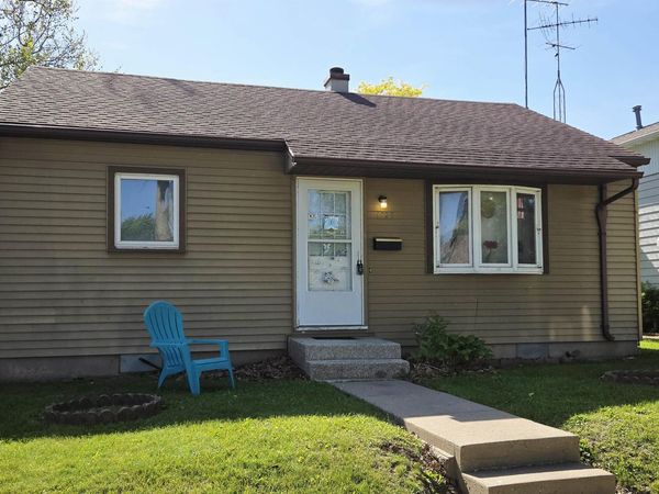 1729 S 10Th Street, Burlington, IA 52601