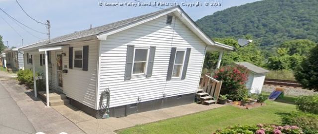 12986 Ohio Avenue, Chesapeake, WV 25315 Main Photo