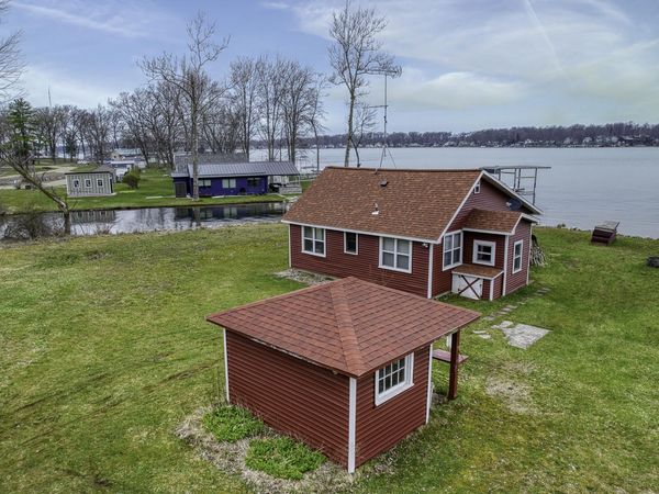 50479 Delling Drive, Dowagiac, MI 49047