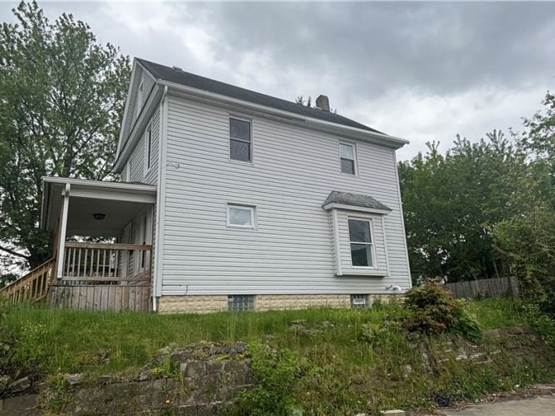 750 Brown Street, Akron, OH 44311 Photo 4