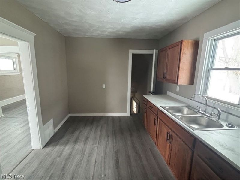 750 Brown Street, Akron, OH 44311 Photo 9