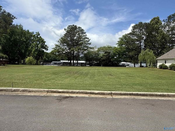 109 Riveria Drive, Guntersville, AL 35976