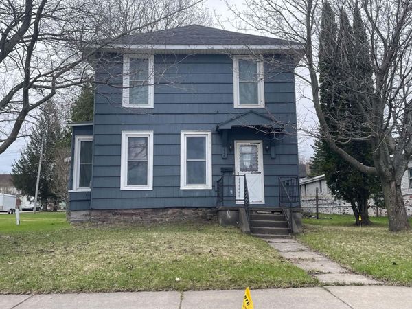 732 E Portage AVE, Sault Ste Marie, MI 49783