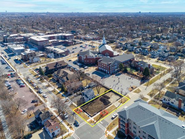 451 DUANE Street , Glen Ellyn, IL 60137