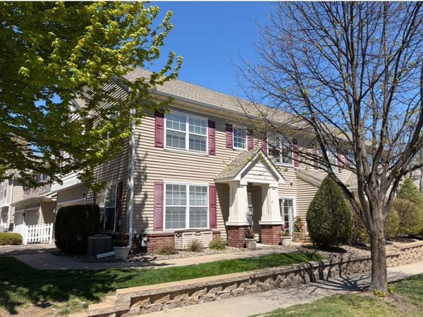 890 Braunworth Court, Chaska, MN 55318