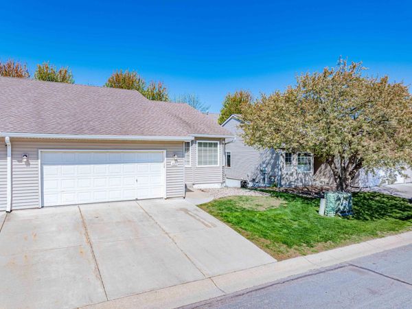 1020 Primrose Lane, Waconia, MN 55387