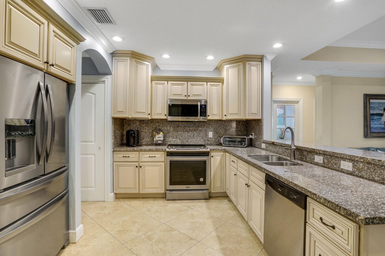 715 SW 25th Place, Boynton Beach, FL 33435 Photo