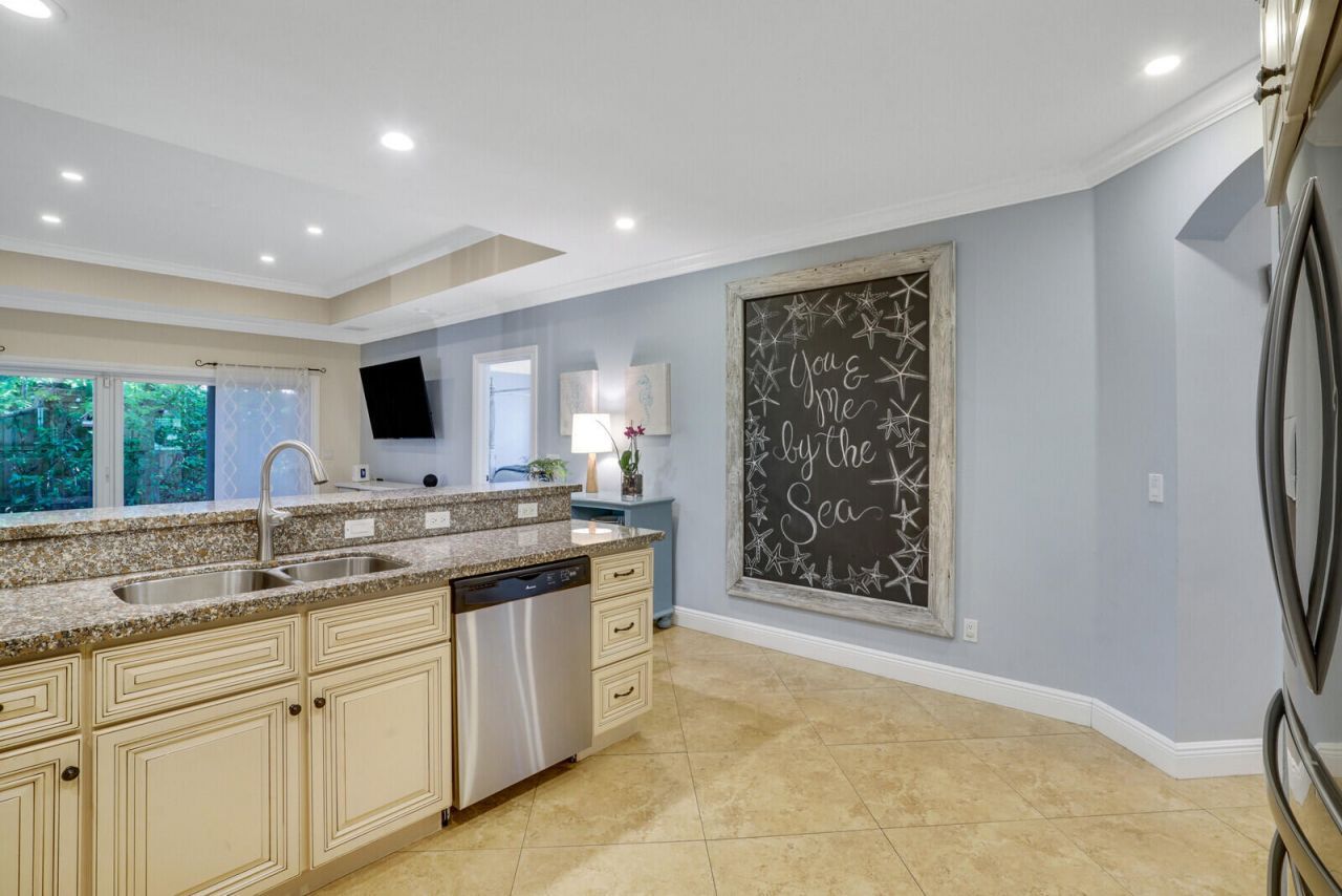 715 SW 25th Place, Boynton Beach, FL 33435 Photo