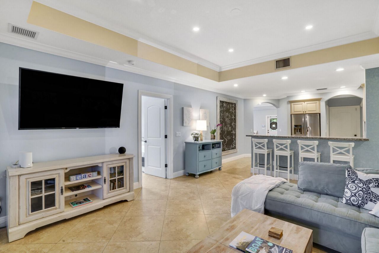 715 SW 25th Place, Boynton Beach, FL 33435 Photo