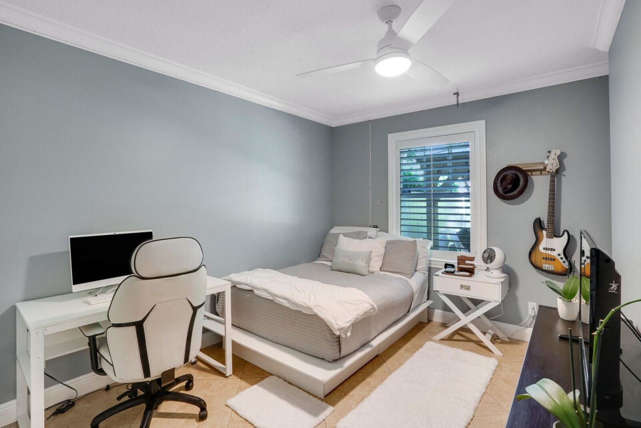 715 SW 25th Place, Boynton Beach, FL 33435 Photo