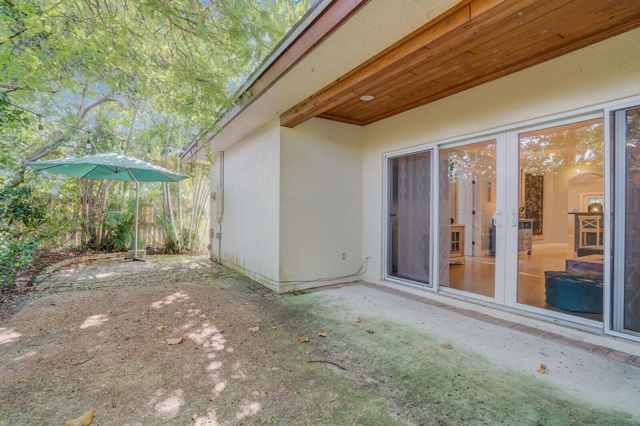 715 SW 25th Place, Boynton Beach, FL 33435 Photo