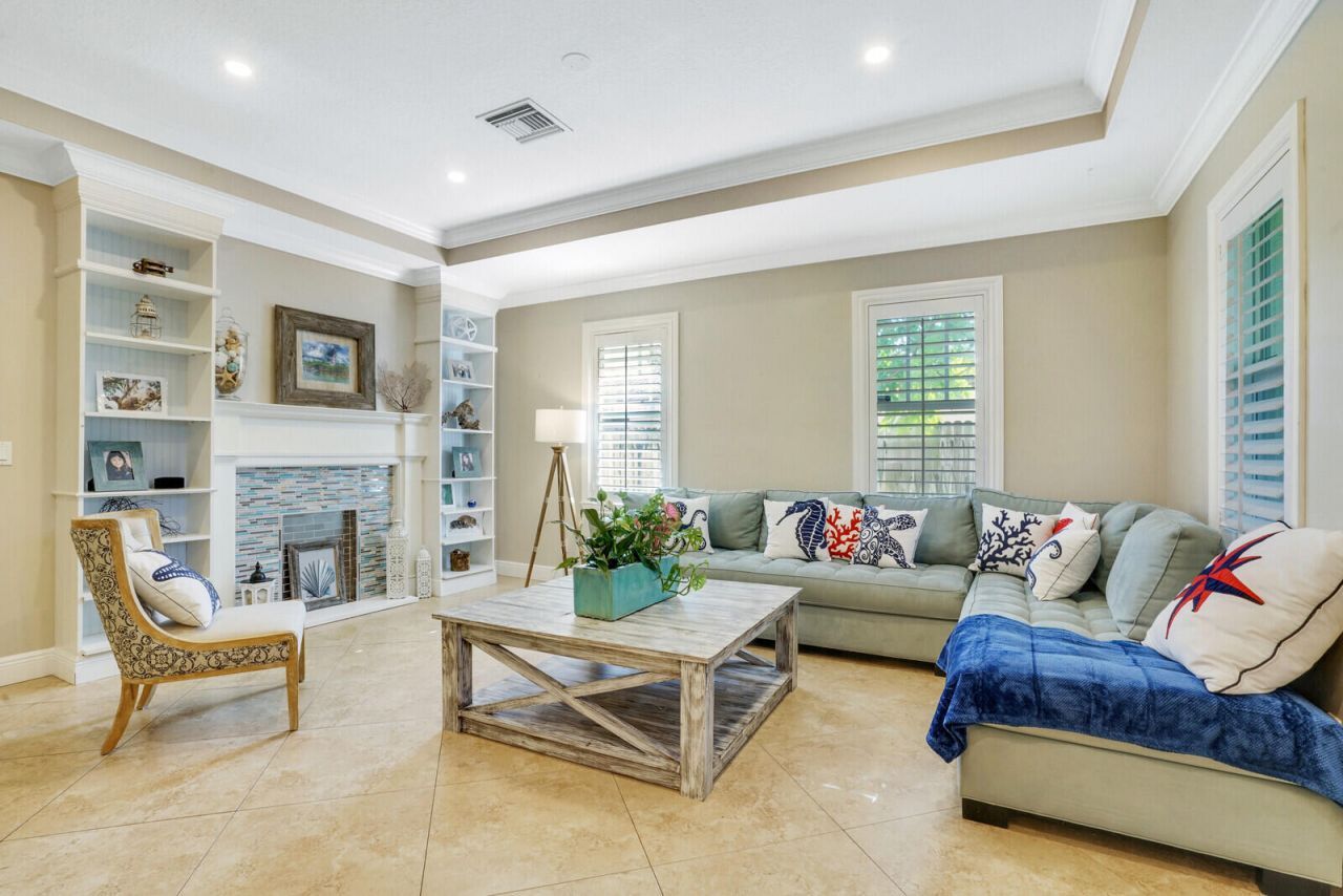715 SW 25th Place, Boynton Beach, FL 33435 Photo