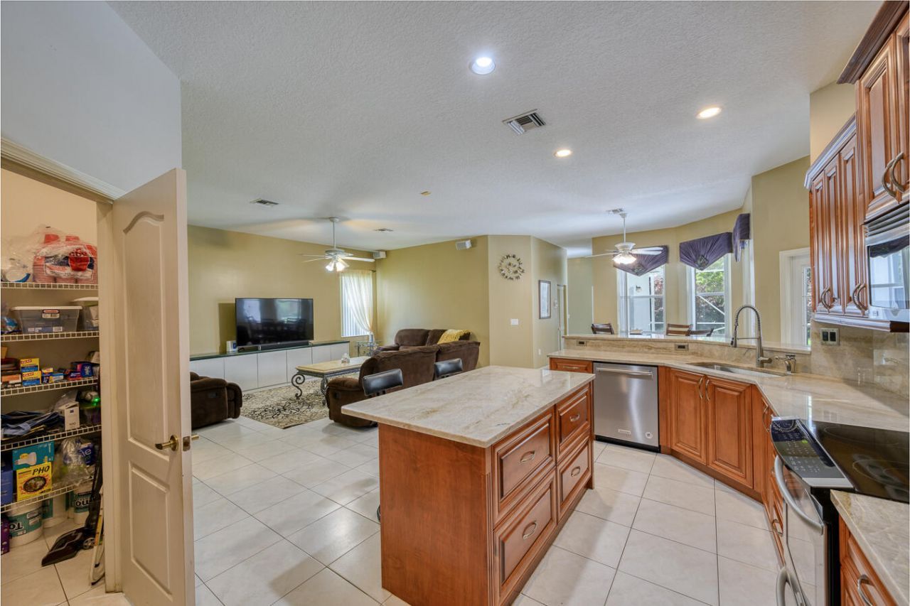 10370 NW 14th Place, Coral Springs, FL 33071 Photo