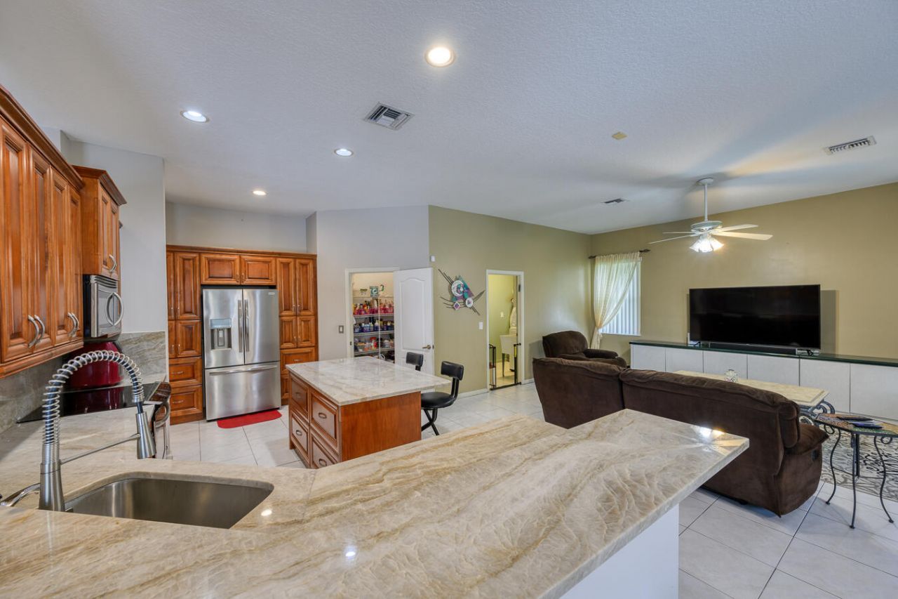 10370 NW 14th Place, Coral Springs, FL 33071 Photo