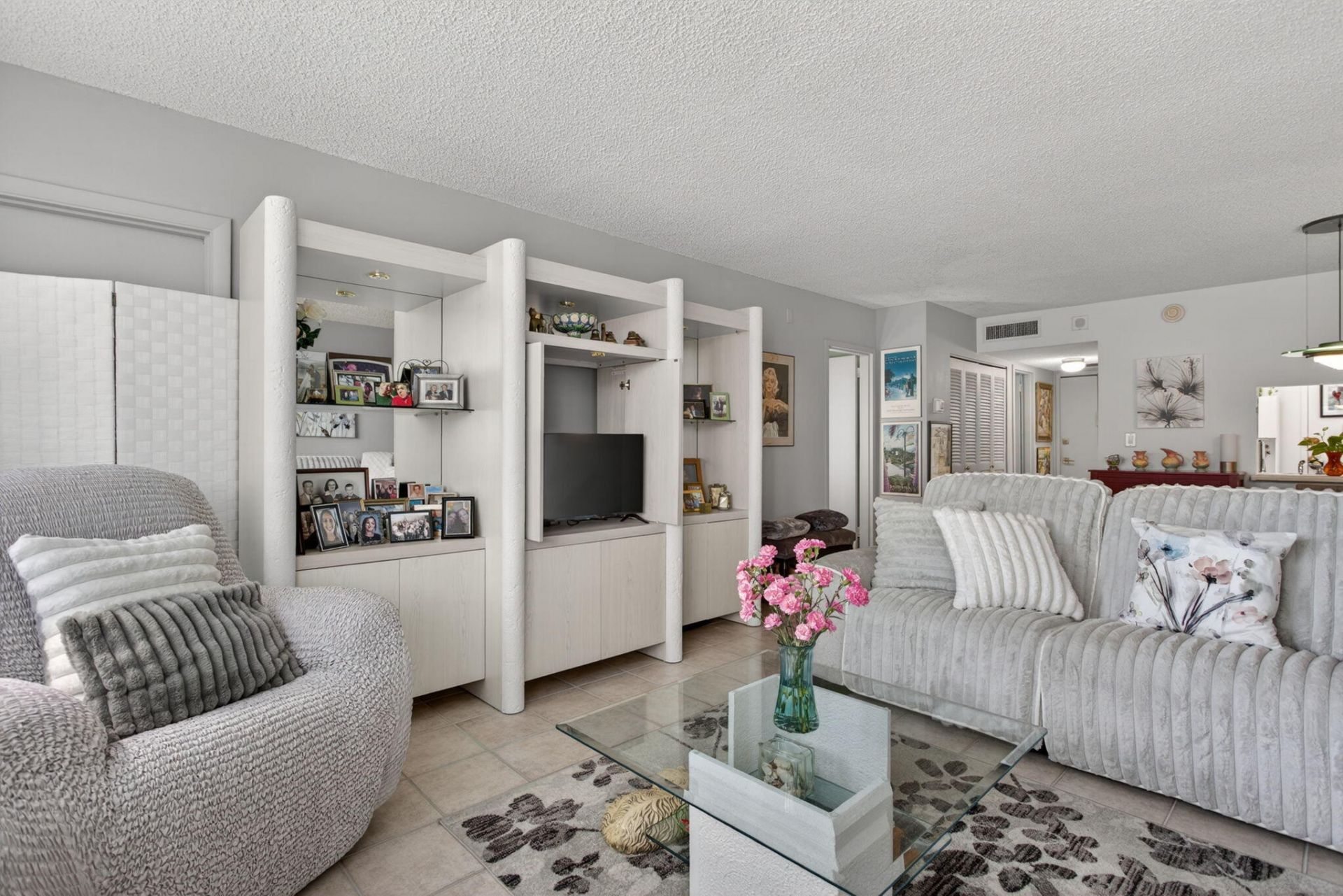 1170 N Federal Highway, Unit 305, Fort Lauderdale, FL 33304 Photo