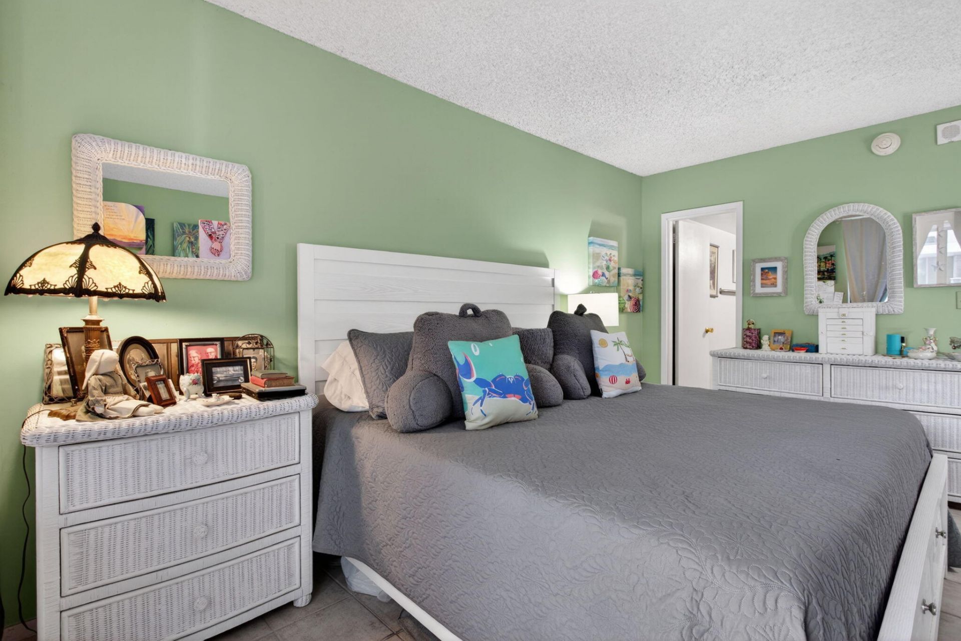 1170 N Federal Highway, Unit 305, Fort Lauderdale, FL 33304 Photo