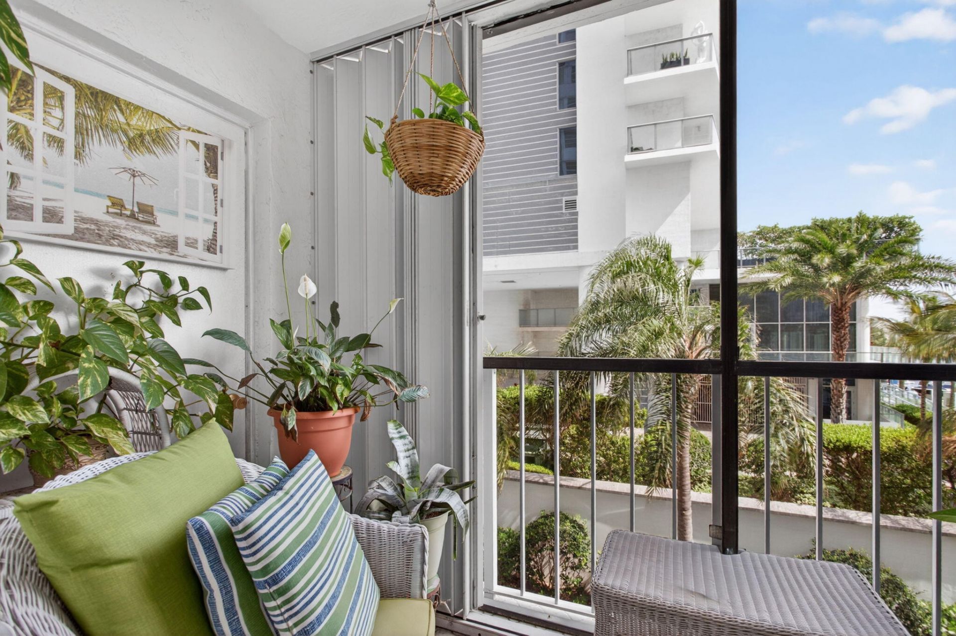 1170 N Federal Highway, Unit 305, Fort Lauderdale, FL 33304 Photo