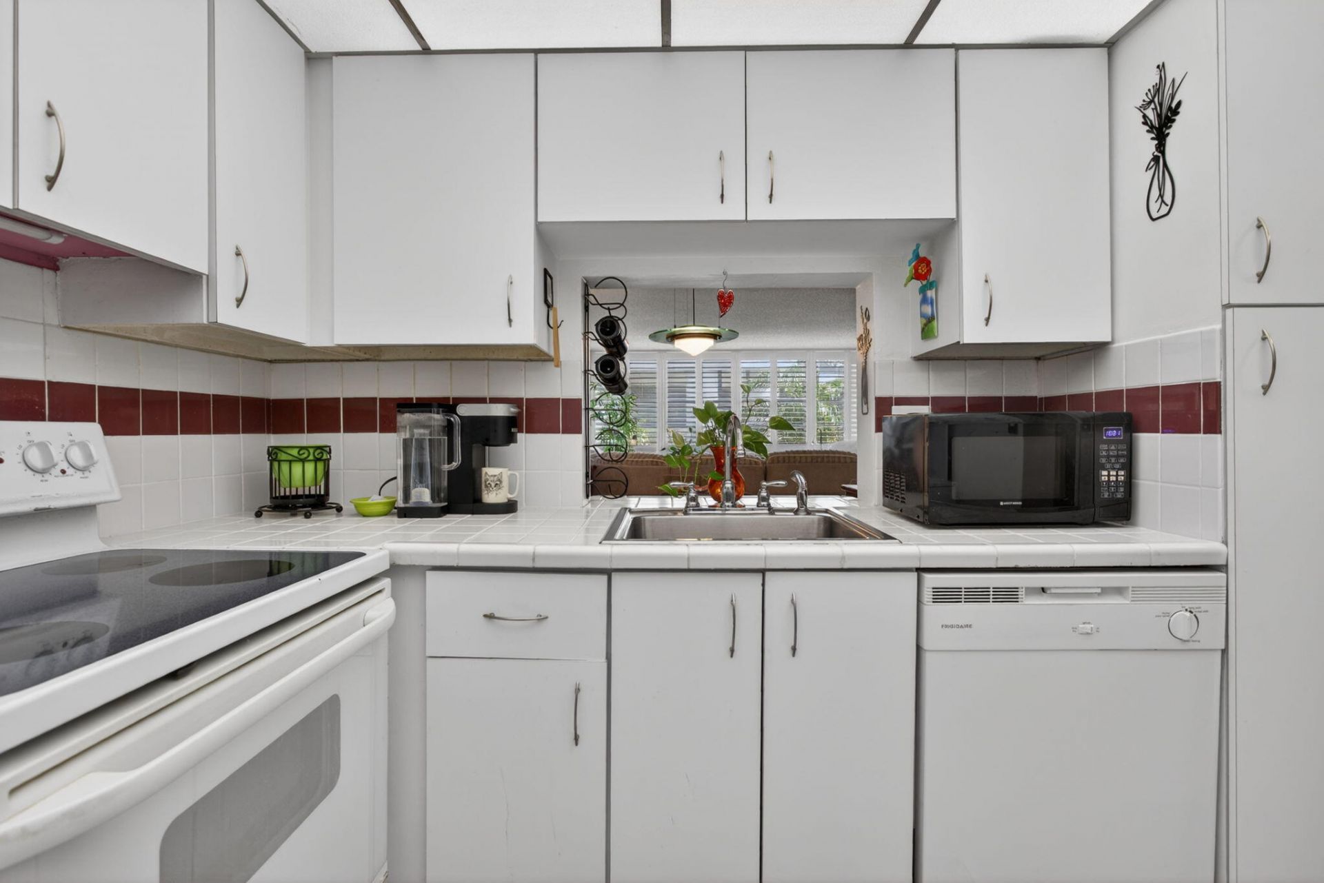1170 N Federal Highway, Unit 305, Fort Lauderdale, FL 33304 Photo
