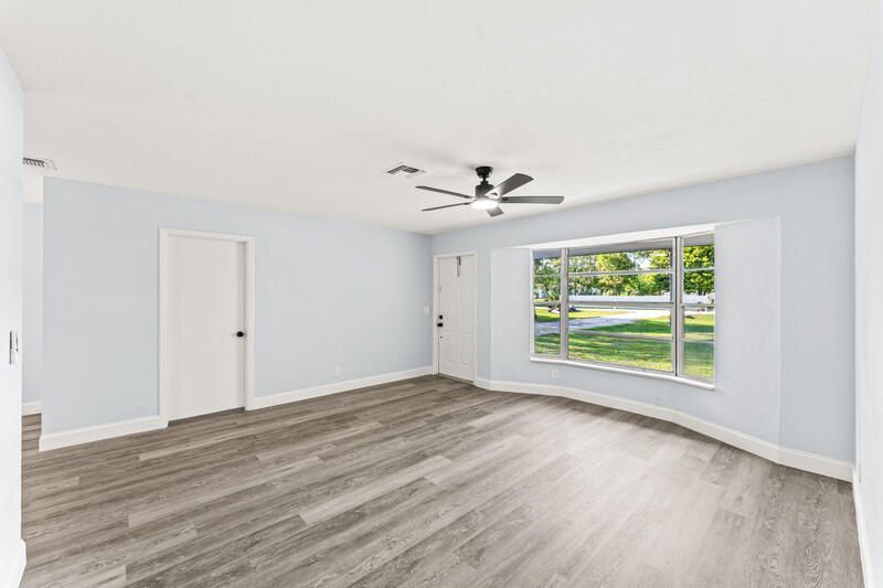11852 N 47th Rd Road N, The Acreage, FL 33411 Photo