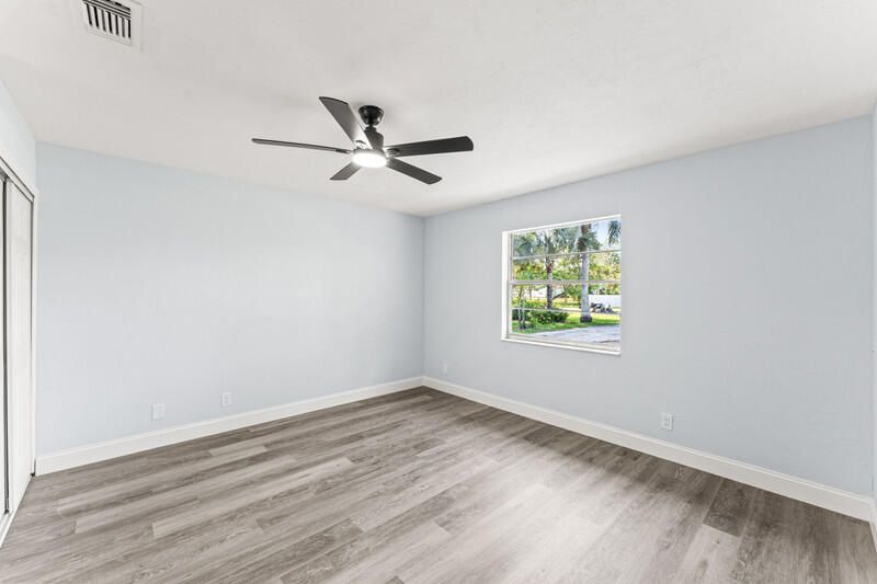 11852 N 47th Rd Road N, The Acreage, FL 33411 Photo