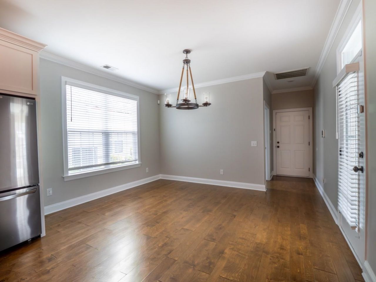 925 Bluffview Dr.  Photo 16