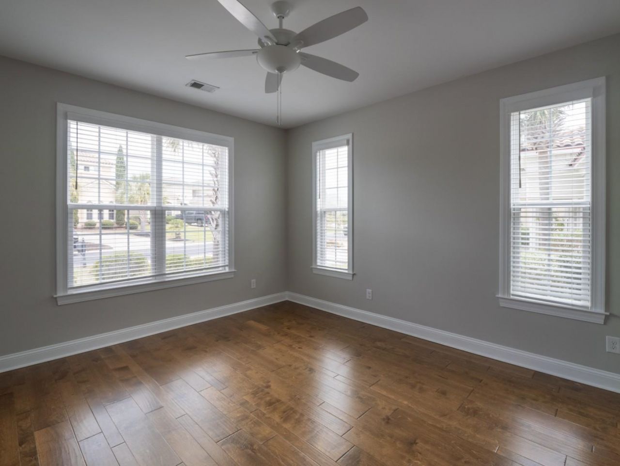 925 Bluffview Dr.  Photo 18