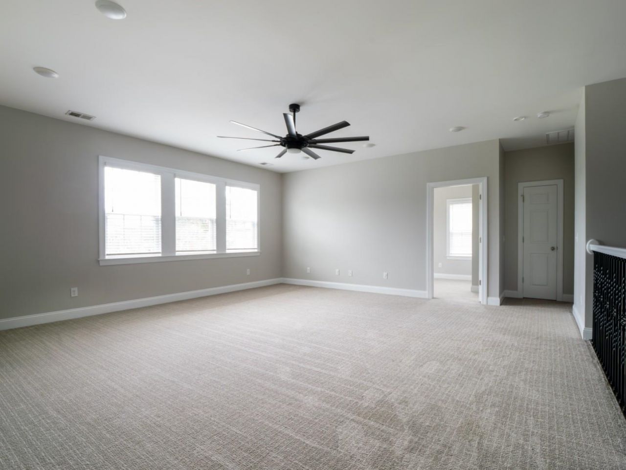 925 Bluffview Dr.  Photo 32