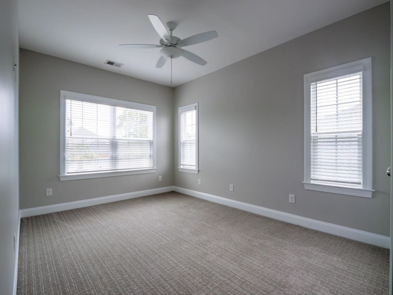 925 Bluffview Dr.  Photo 35