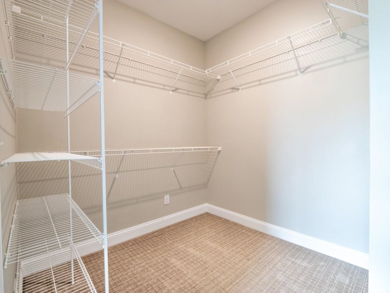 925 Bluffview Dr.  Photo 40