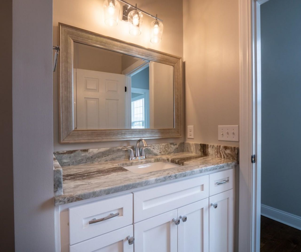 925 Bluffview Dr.  Photo 44
