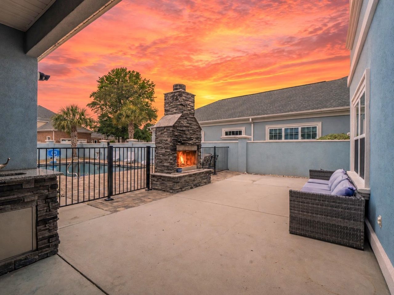 925 Bluffview Dr.  Photo 5