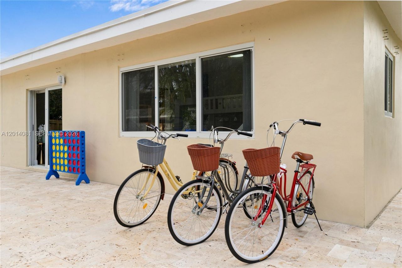 2125 N 14th Ct, Hollywood, FL 33020 Photo