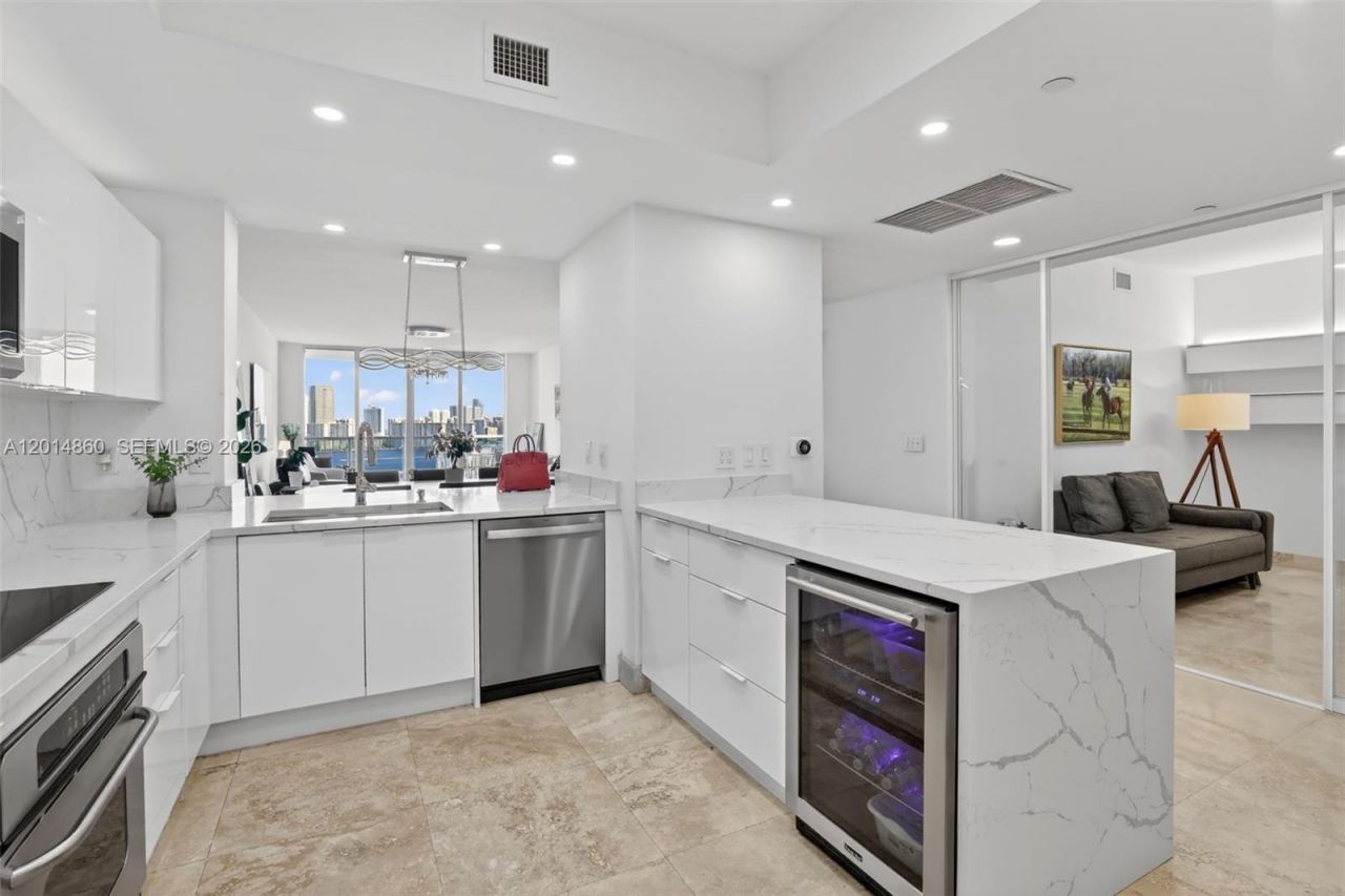 3330 NE 190th St, Unit 1817, Aventura, FL 33180 Photo