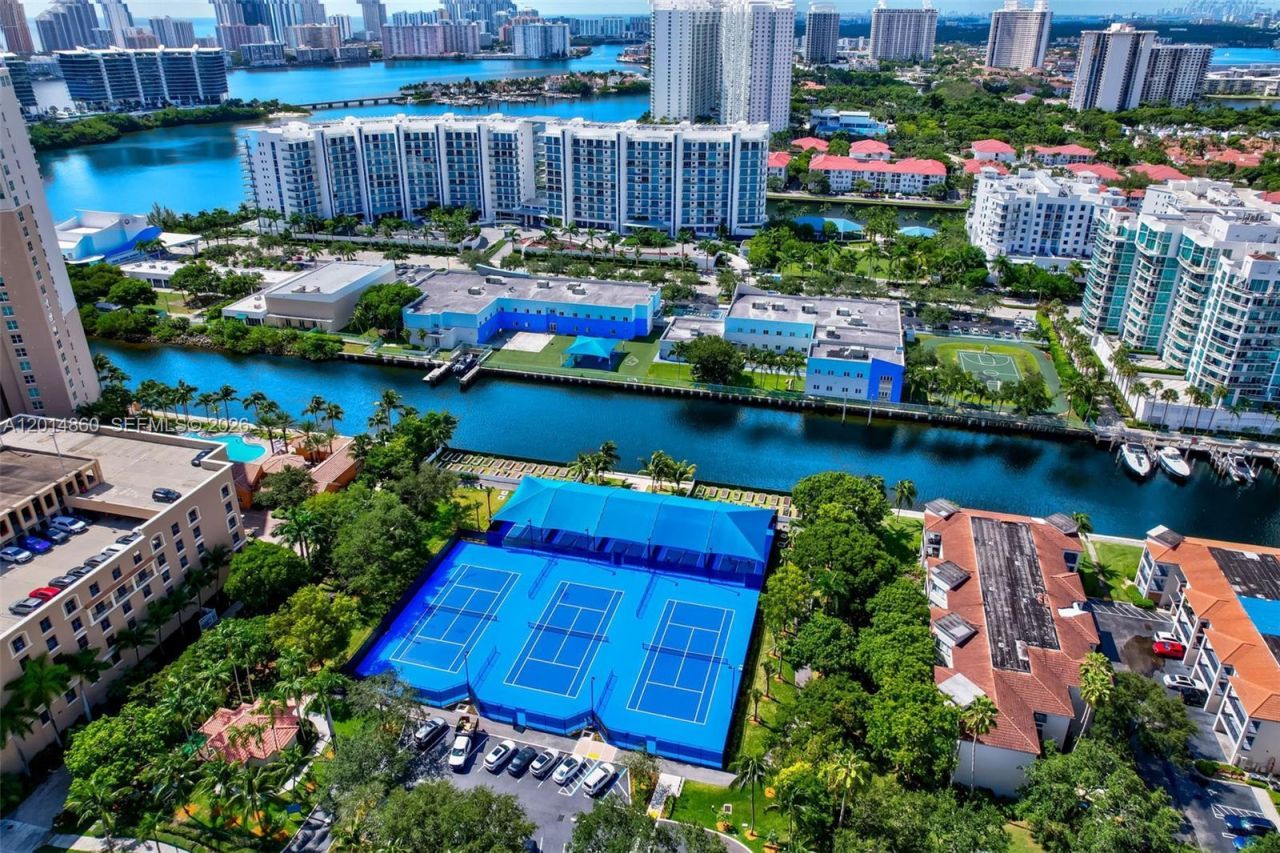 3330 NE 190th St, Unit 1817, Aventura, FL 33180 Photo