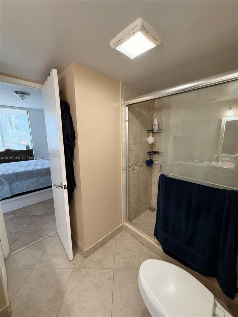 3701 N Country Club Dr , Unit 502, Aventura, FL 33180 Photo