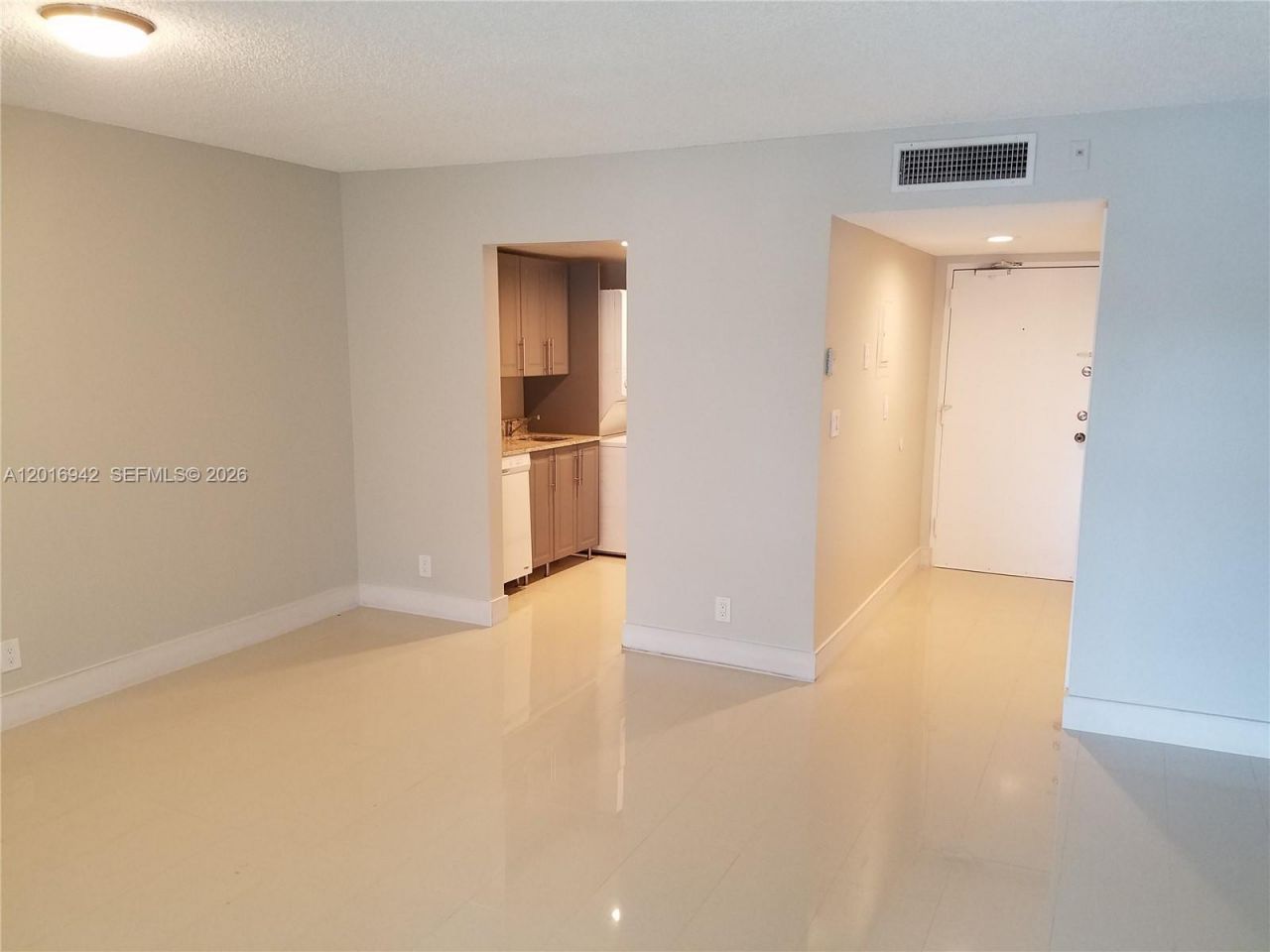 220 Lakeview Dr, Unit 206, Weston, FL 33326 Photo