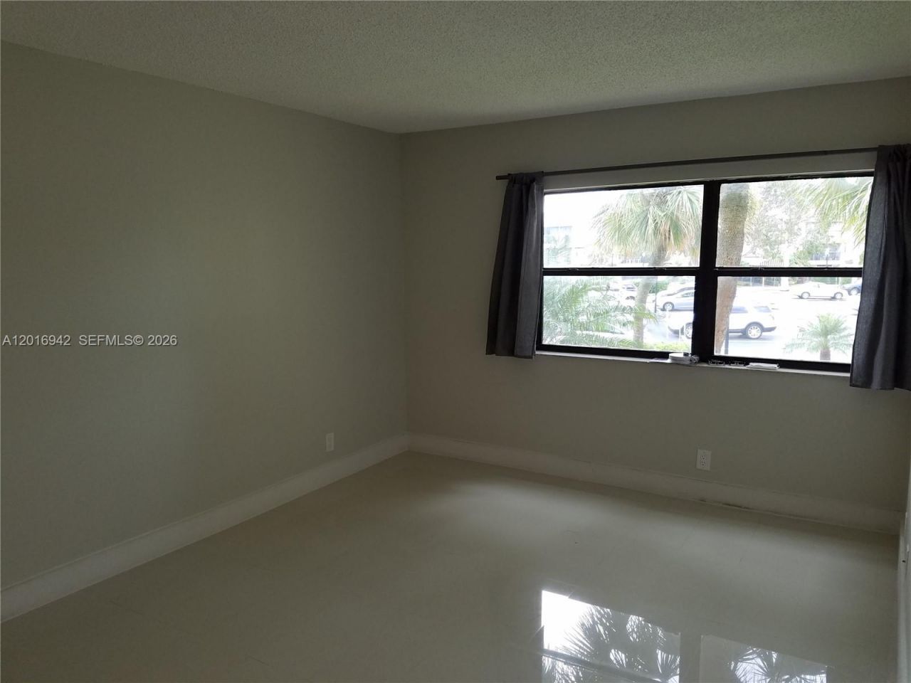 220 Lakeview Dr, Unit 206, Weston, FL 33326 Photo